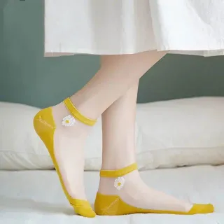 Fashionable Small Daisy Transparent Socks (2 Pair)